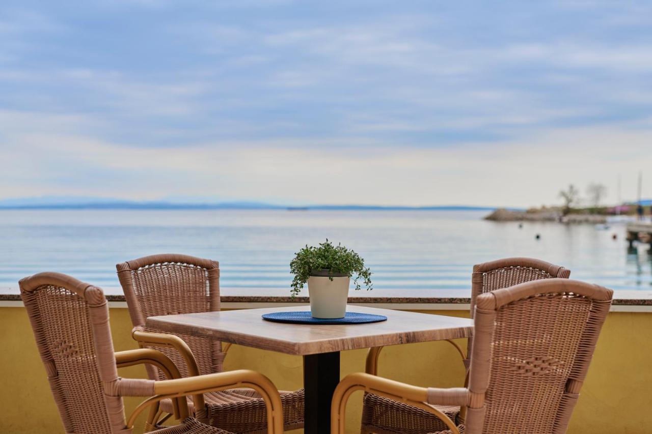 Hotel Villa Schubert โอปาติยา ภายนอก รูปภาพ