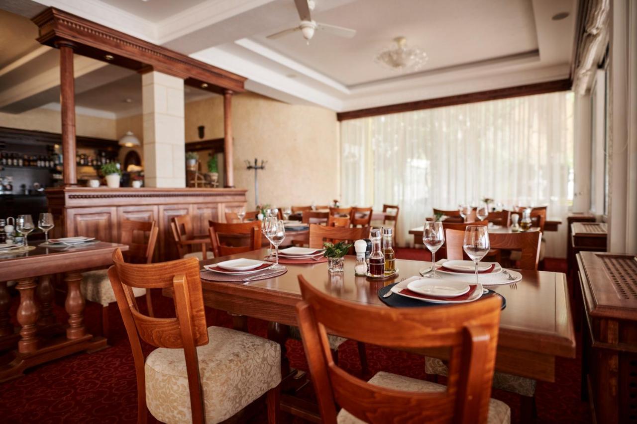 Hotel Villa Schubert โอปาติยา ภายนอก รูปภาพ